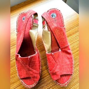 Clark's Red Slingback Wedge Espadrilles. Size 9.5